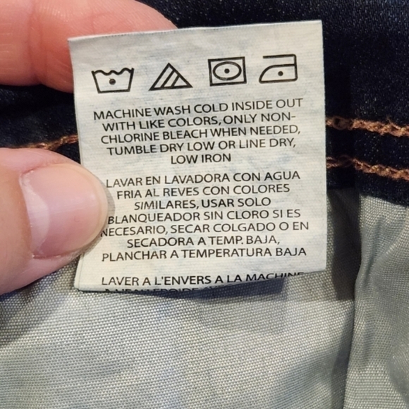 WOMEN'S Lee Modern Series Midrise Fit 5" Dark Wash Shorts, size 12 - Picture 12 of 12